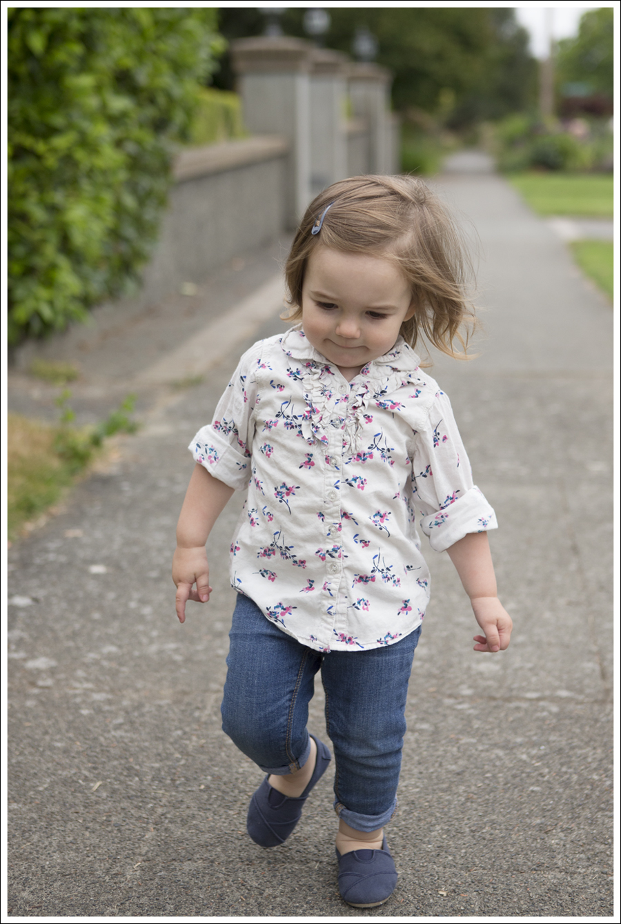 1Maya95wks Flower Top Jeans