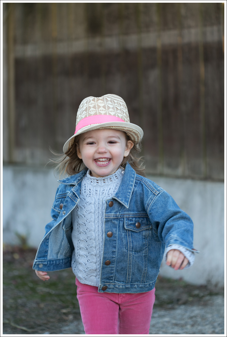 Blog Rachel Pally Cashmere Cape AG the Tights Vintage Frye Boots-7