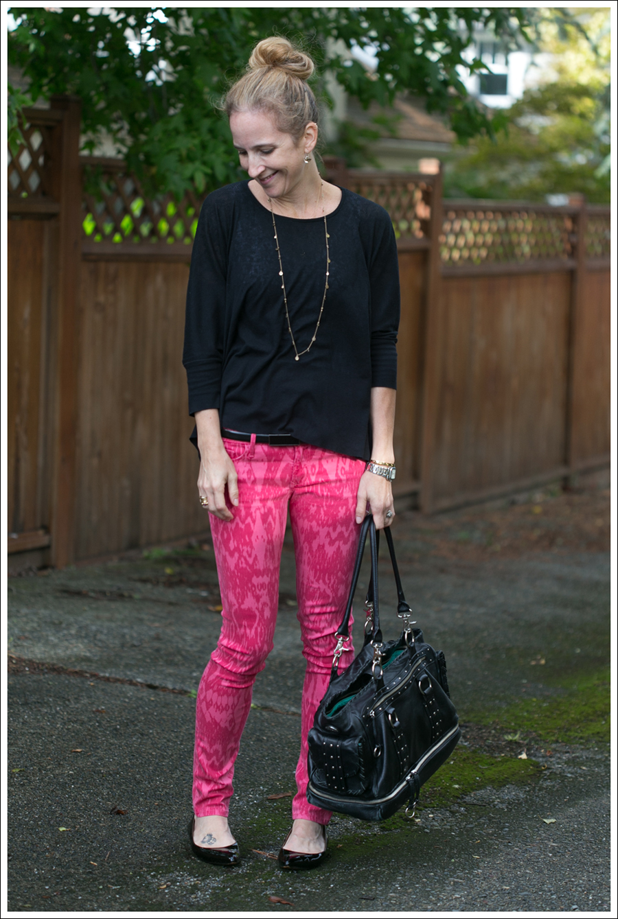 blog Red Print Black Orchid Cream Cashmere Doma-8