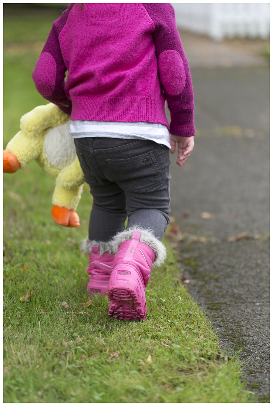 Blog Maya 105 weeks pink sweater joes pink boots-3