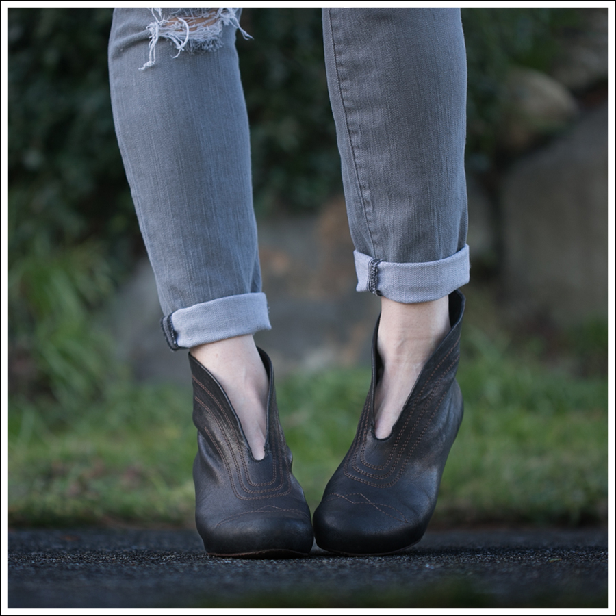 Blog Doma Leather Bomber Jacket BCBG Silk Tunic Current Elliott Destroyed Skinny Frye Booties-9