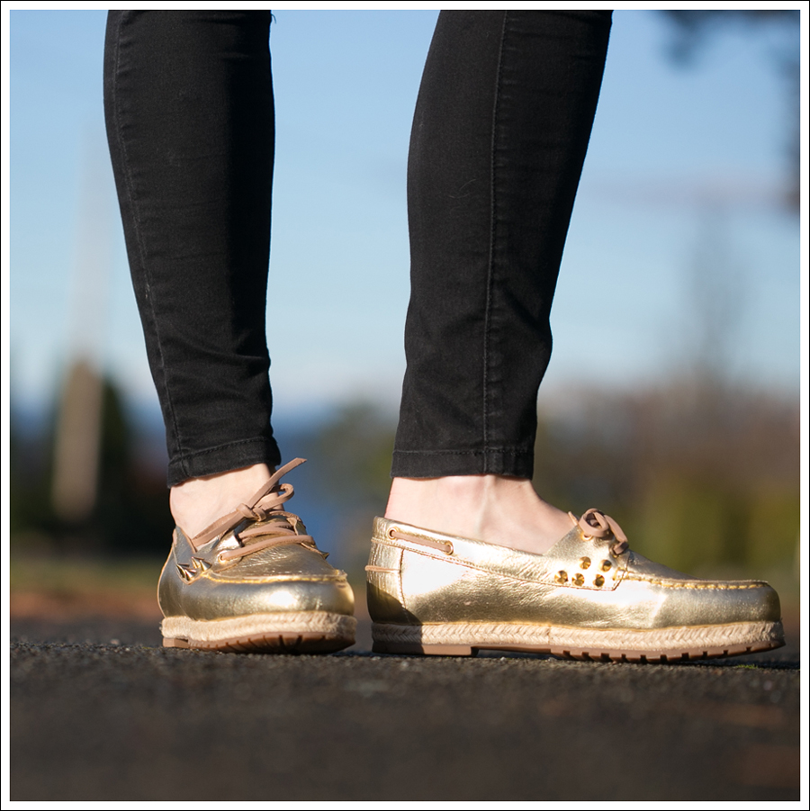 Blog HM Blank NYC Spray On BE D Gold Boat Shoes-3