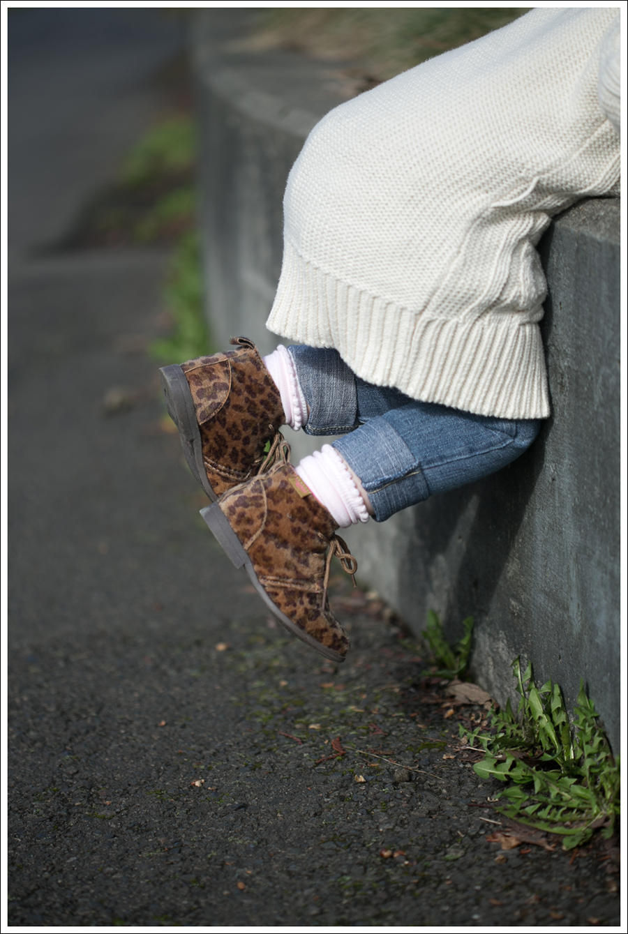 Blog HM Sweater Mother Rascal Cuff Jeans Converse-8