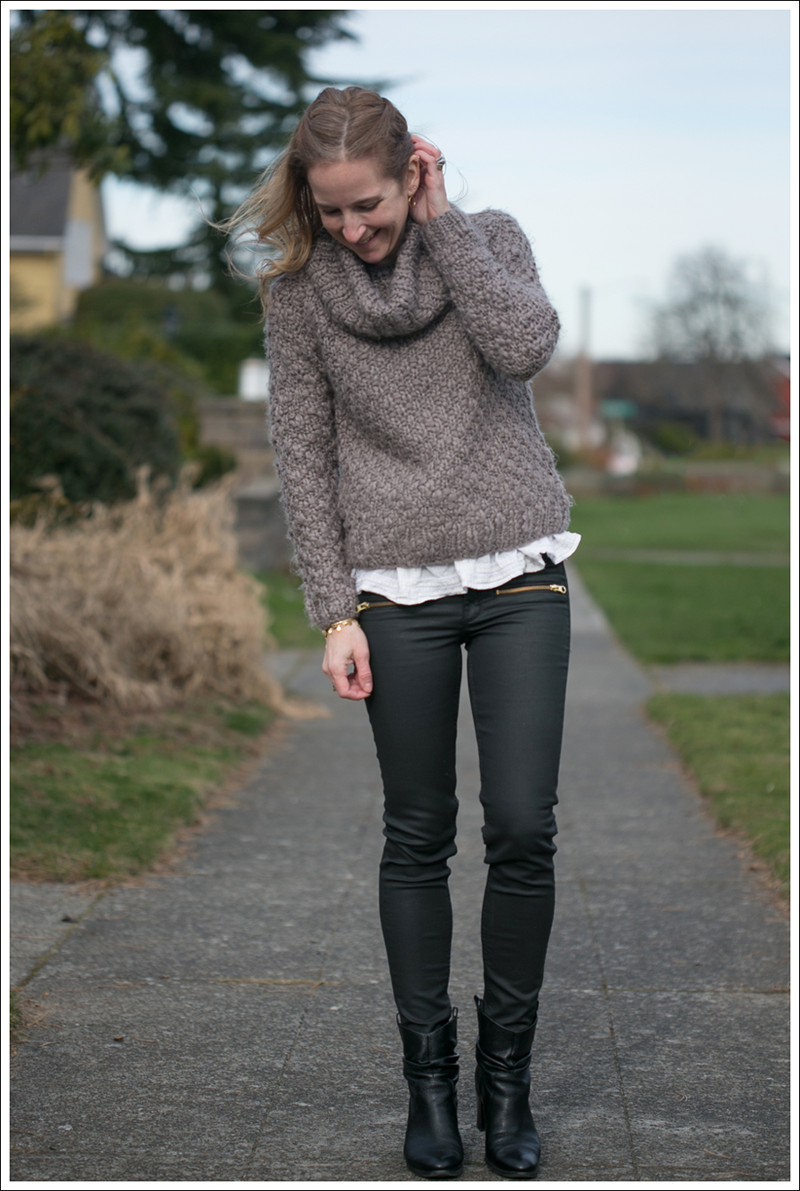 Blog Vivienne Tam HM Circa Joan David Booties-2