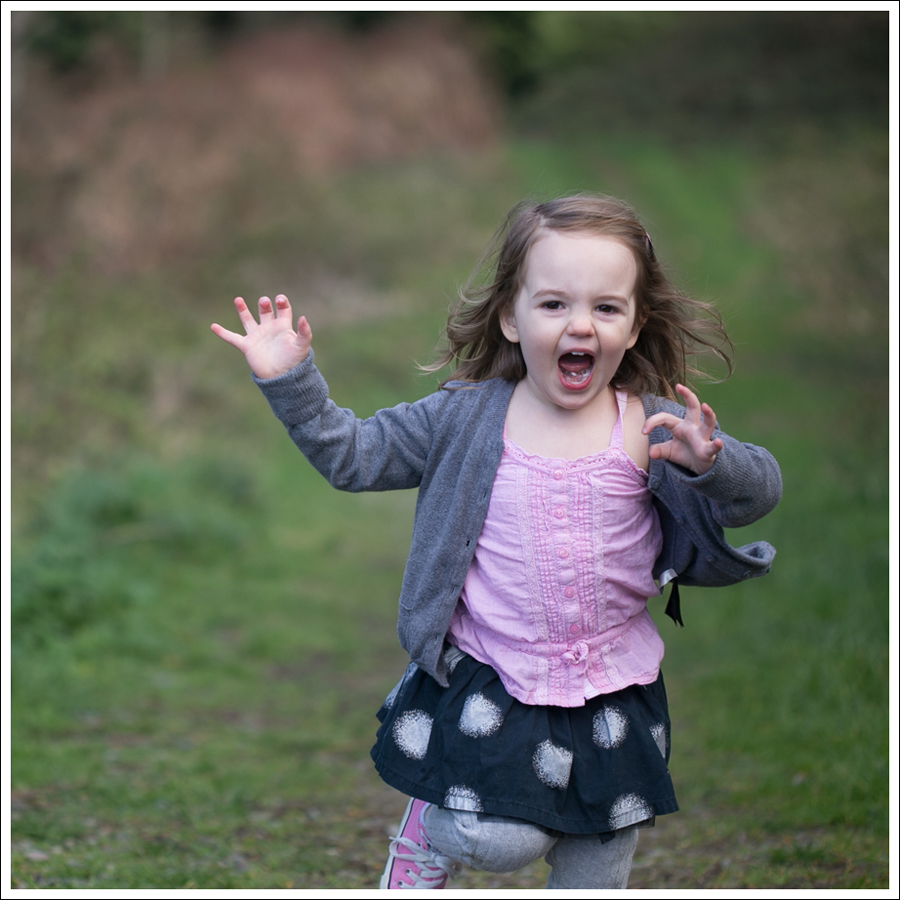 Blog Banana Republic Sweater Current Elliott Boyfriend Jeans Converse-11