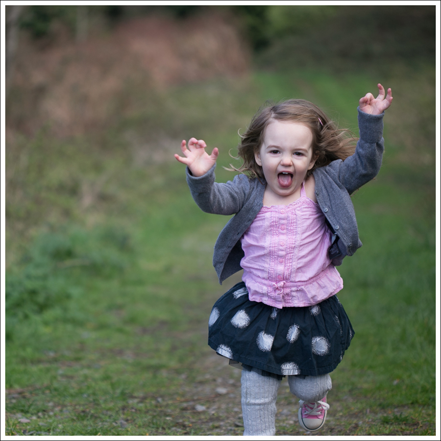 Blog Banana Republic Sweater Current Elliott Boyfriend Jeans Converse-9