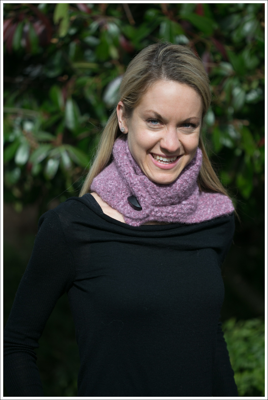 Blog Black Outfit with Pink Scarf-2