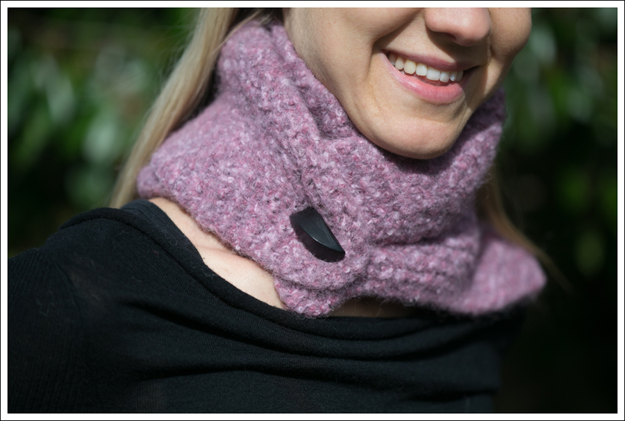 Blog Black Outfit with Pink Scarf-3