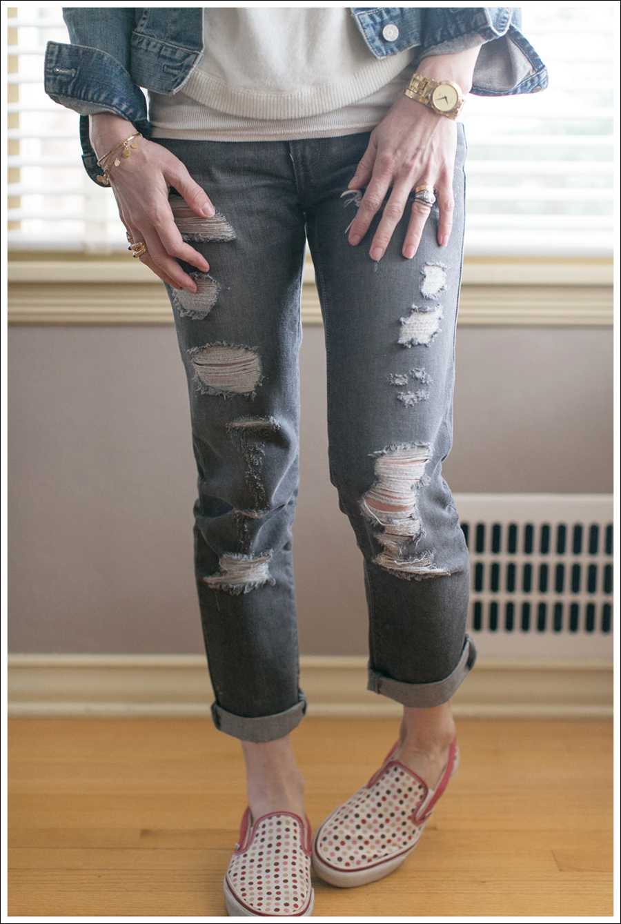 Blog Gap Jean Jacket Destroyed Levis Polkadot Vans-1