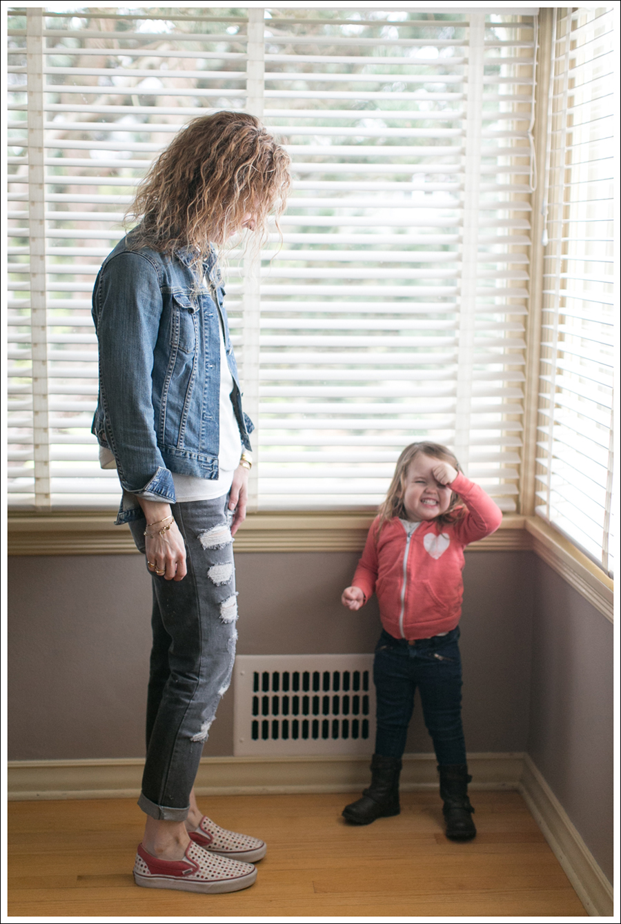 Blog Gap Jean Jacket Destroyed Levis Polkadot Vans-4