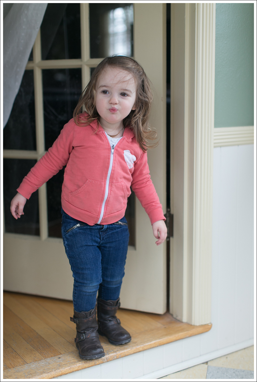 Blog Gap Jean Jacket Destroyed Levis Polkadot Vans-8