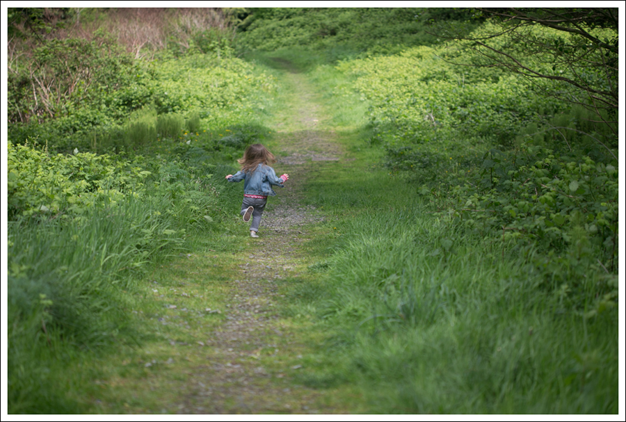 Blog Maya 133 weeks Gap Jean Jacket Top Joes Jeans Glitter Converse-1