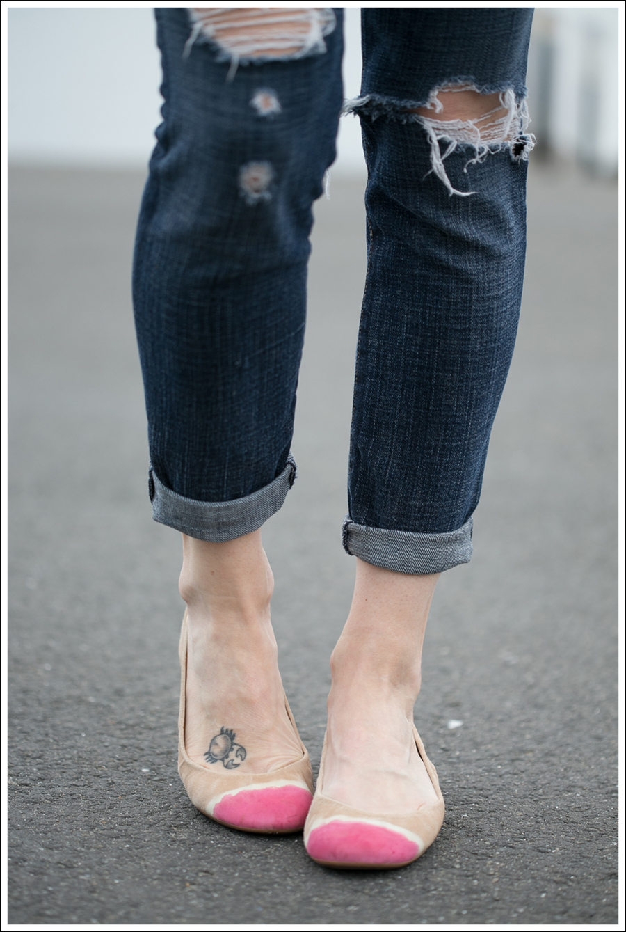 Blog Zara Button Back Sweater Destroyed Current Elliott Crop Skinny Leifnotes Flats-3