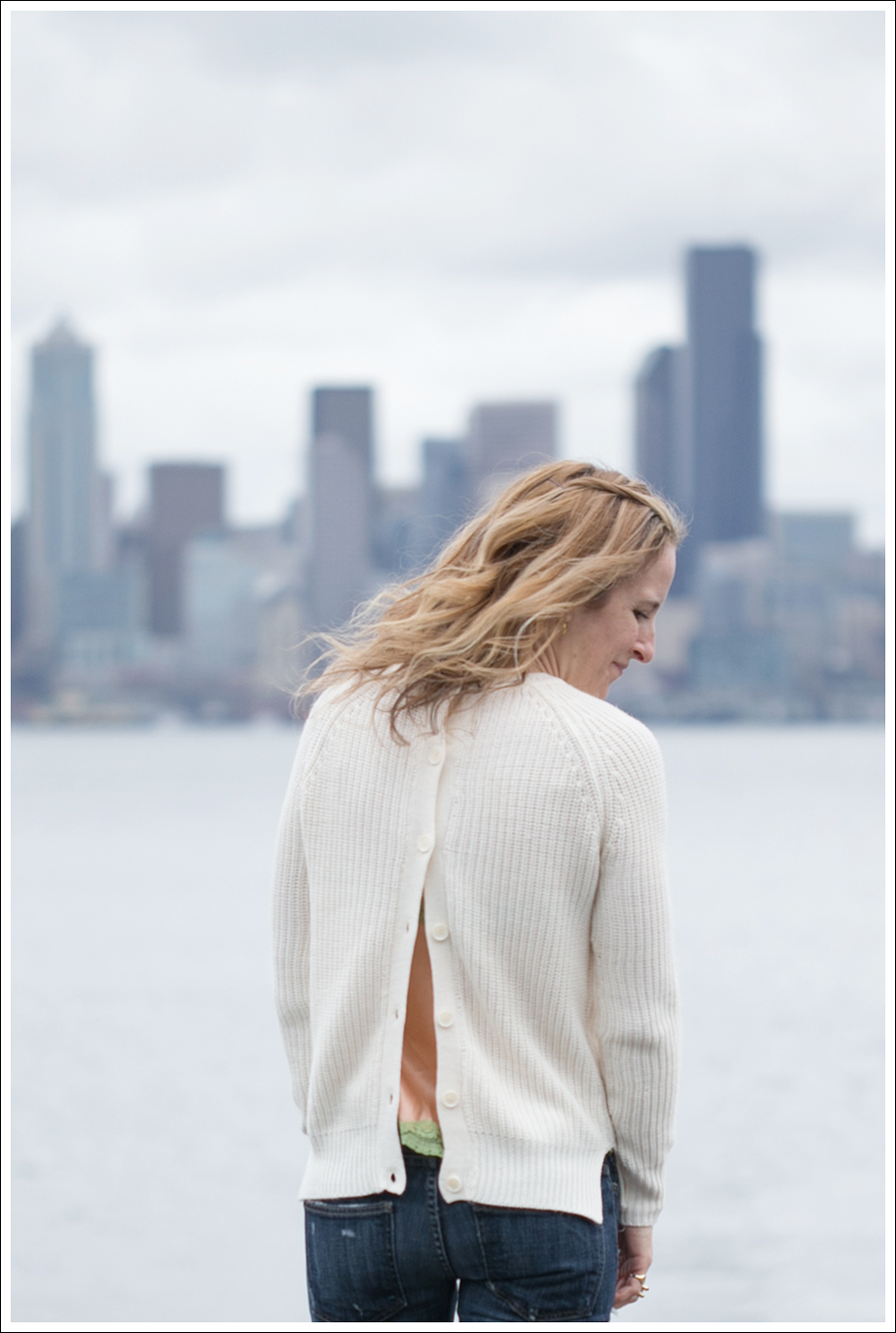 Blog Zara Button Back Sweater Destroyed Current Elliott Crop Skinny Leifnotes Flats-5