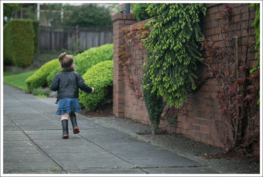 Blog Maya 134 Weeks Hanna Andersson Dress Rain boots-5