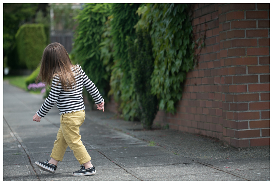 Blog Maya 137 Weeks BW Gap Yellow Sevens Sperry-1