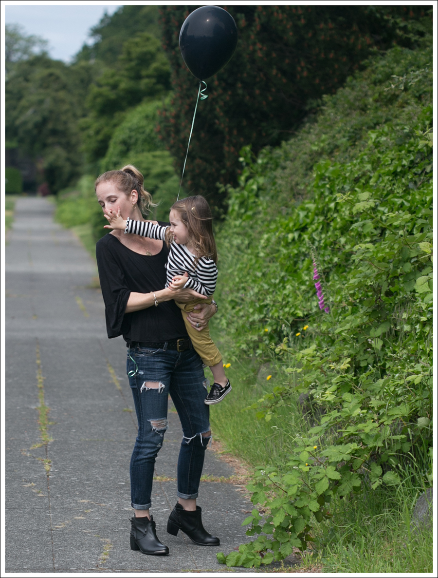 Blog Maya 137 Weeks BW Gap Yellow Sevens Sperry-7