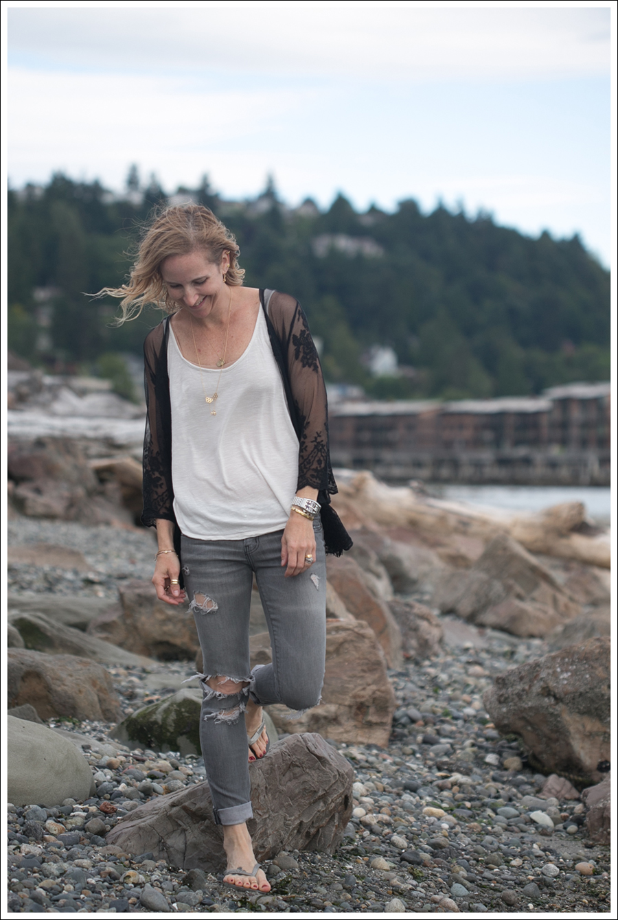 Blog ASTR Kimono HM Tank Current Elliott Skinny Destroyed Havaianas-3