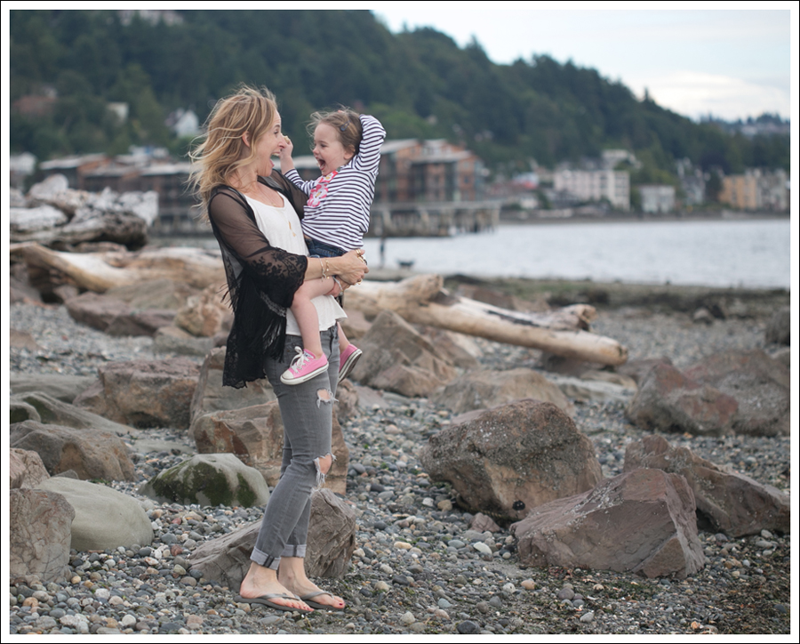 Blog ASTR Kimono HM Tank Current Elliott Skinny Destroyed Havaianas-6