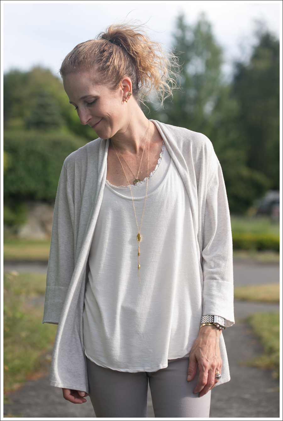 Blog Design History Sweater HM Tank Joes Jeans havaianas-3