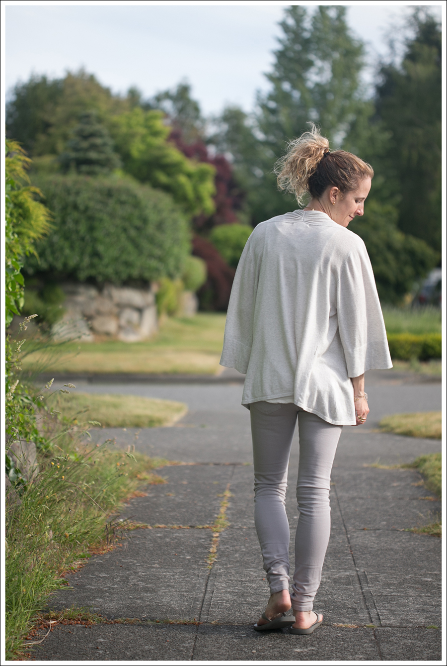 Blog Design History Sweater HM Tank Joes Jeans havaianas-4