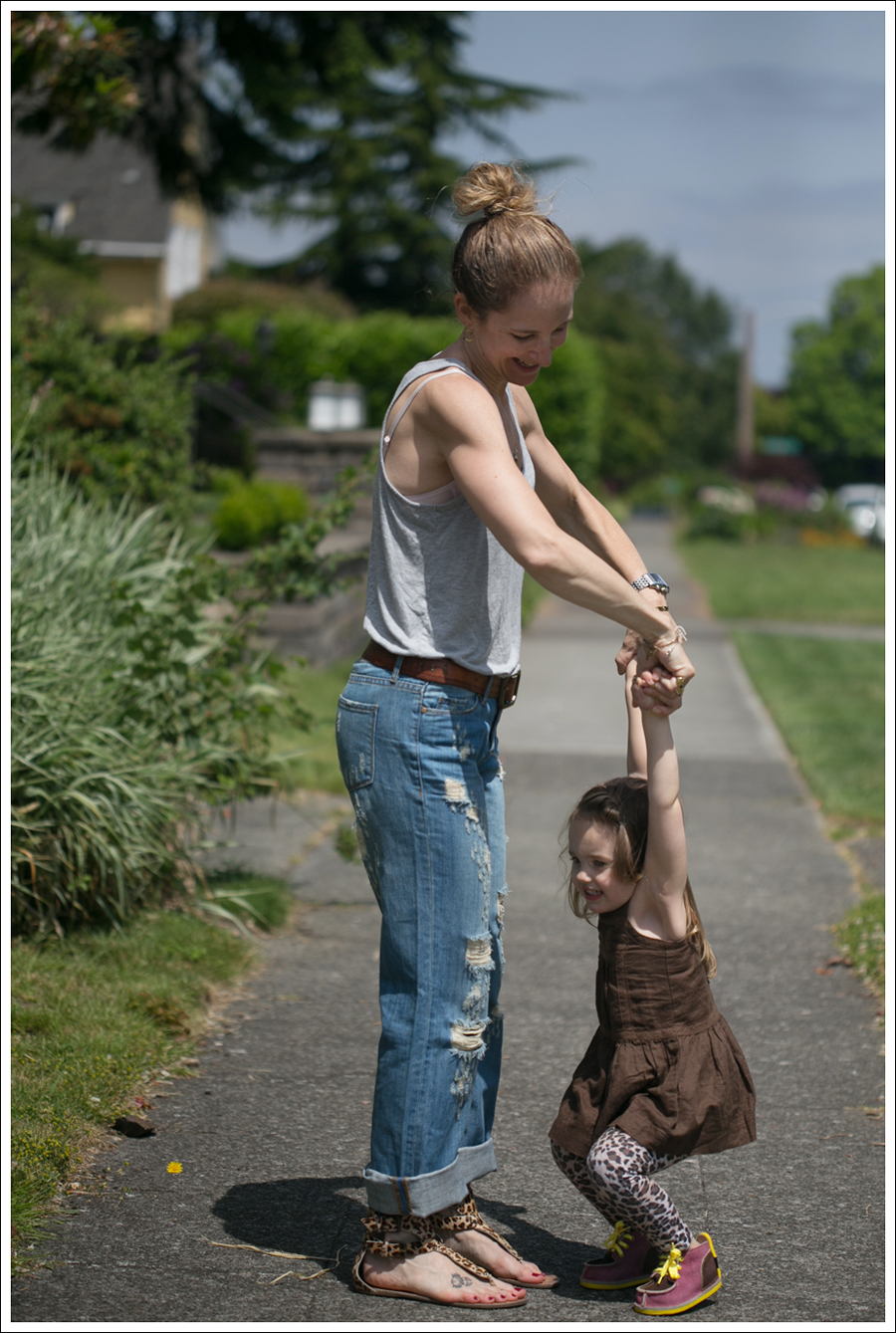 Blog HM Tank Blank NYC Shredded Wheat Boyfriend MIA leopard sandals-4