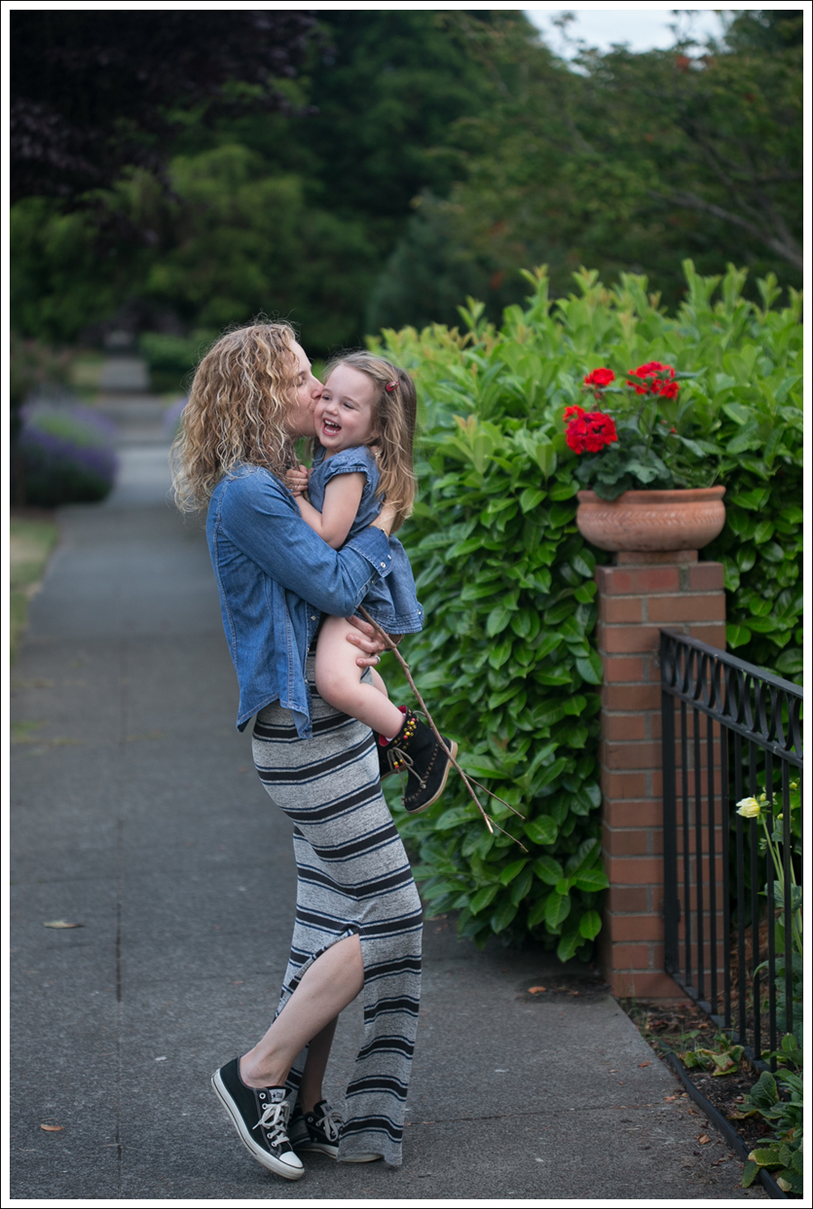 Blog Gap Denim Shirt Saint Grace Dress Black Converse-7