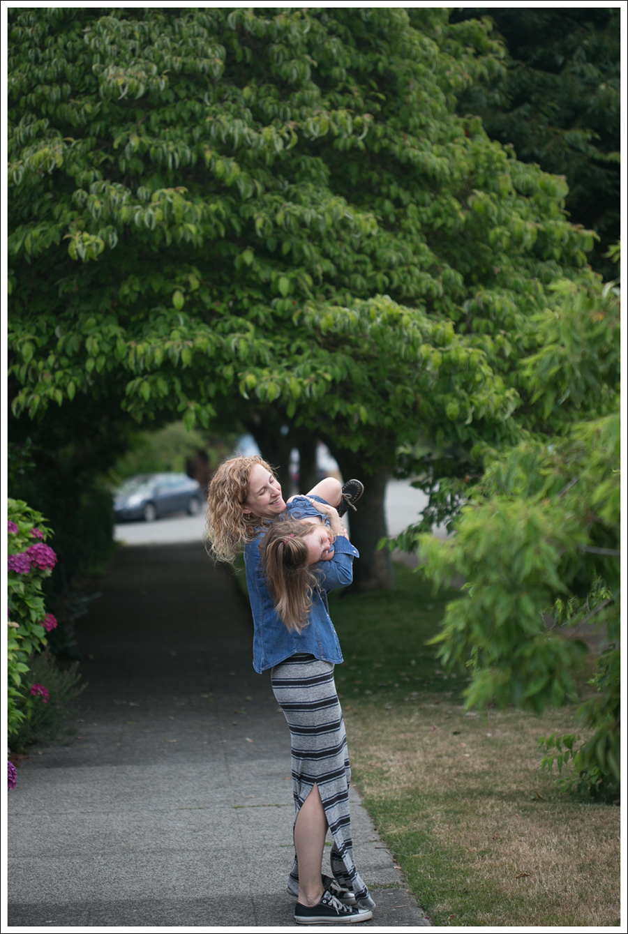 Blog Gap Denim Shirt Saint Grace Dress Black Converse-9