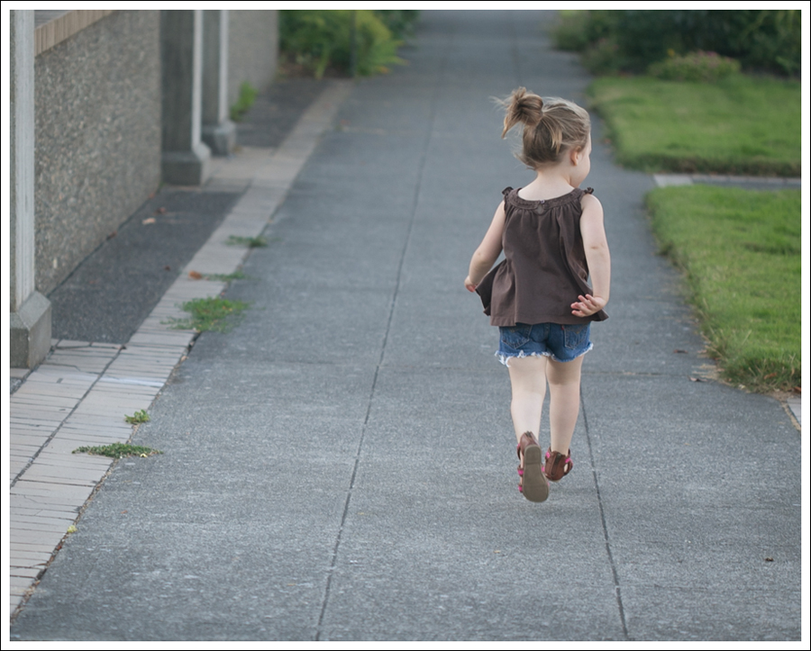 Blog Naartjie Tank DIY Levis Cut Offs Old Navy Gladiator Sandal-1