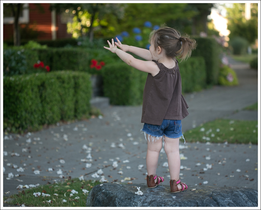 Blog Naartjie Tank DIY Levis Cut Offs Old Navy Gladiator Sandal-3