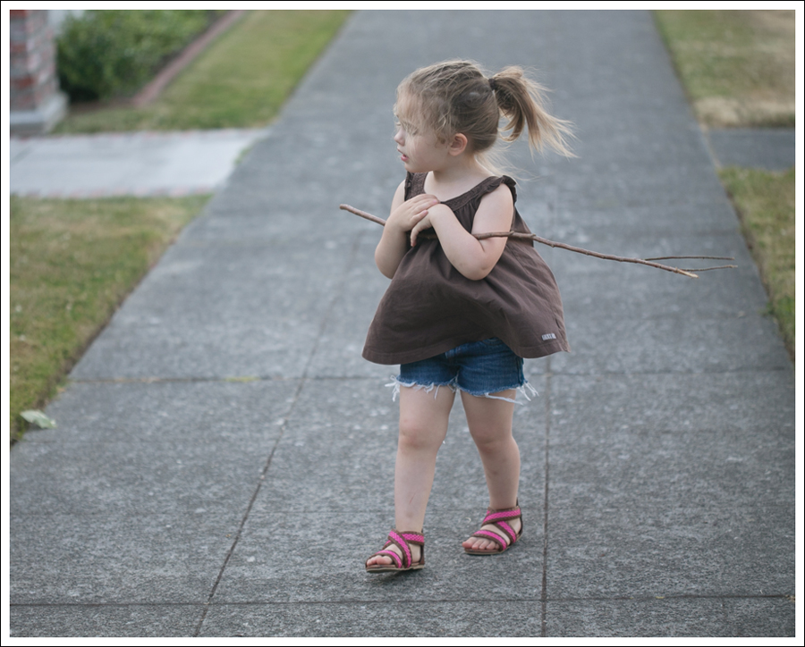 Blog Naartjie Tank DIY Levis Cut Offs Old Navy Gladiator Sandal-5