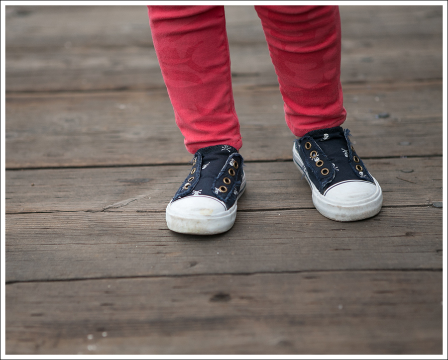 Blog Gap Dark jean Jacket Hanna Navy Check Top Hudson Red Camo Jeans old navy Skull sneakers-3