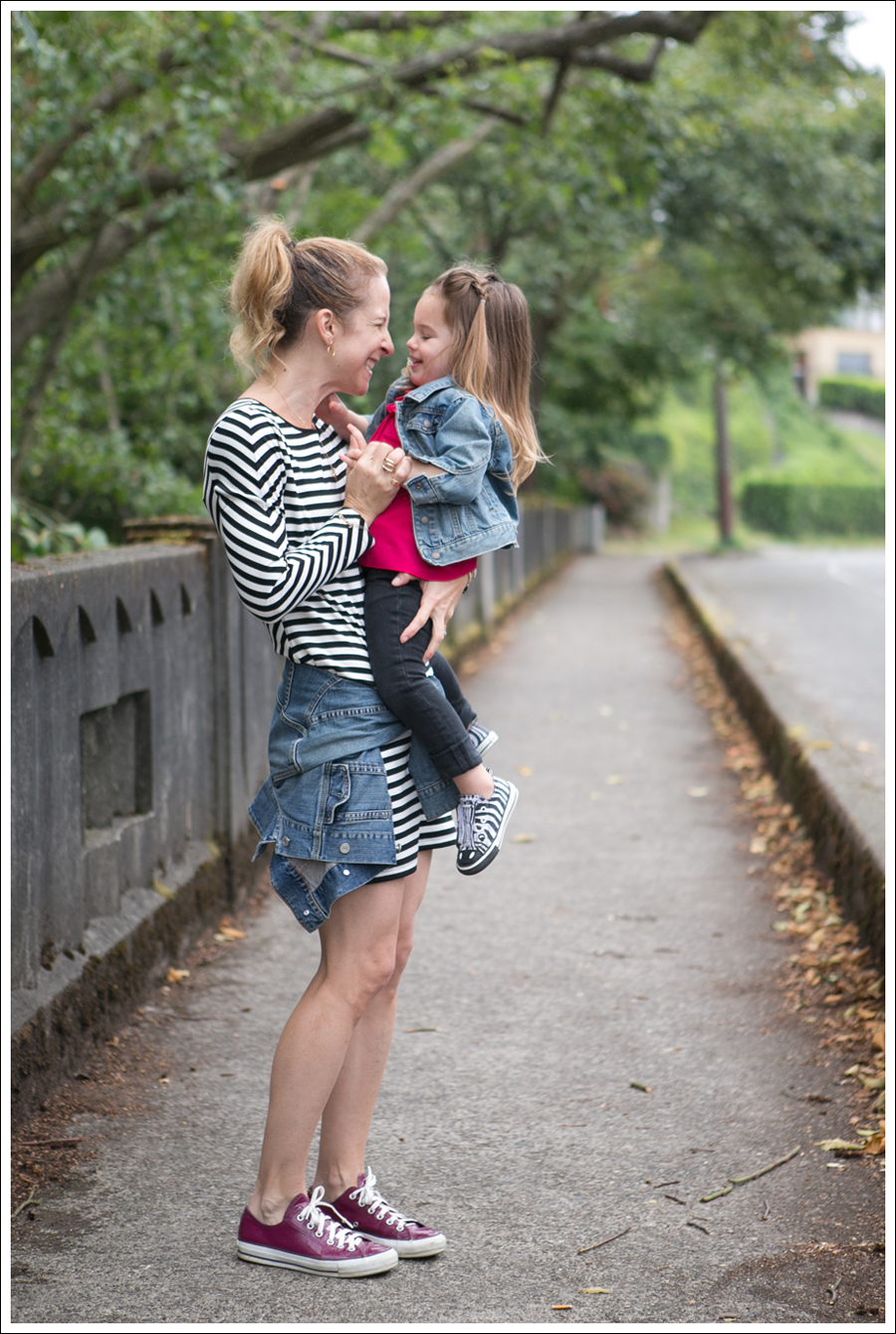 Blog Silence and Noise striped Dress Fuscia Converse Gap Jean Jacket-6