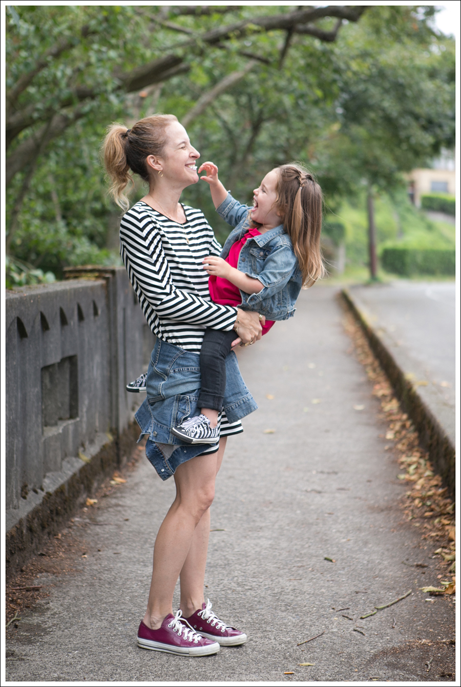 Blog Silence and Noise striped Dress Fuscia Converse Gap Jean Jacket-7