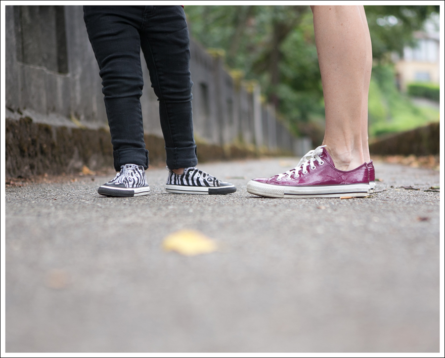 Blog Silence and Noise striped Dress Fuscia Converse Gap Jean Jacket-8