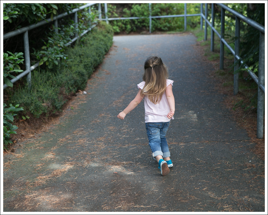 Blog Gap Pink Tee Joes Jeans Distressed Skinny Boyfriend Turquoise Superga-1