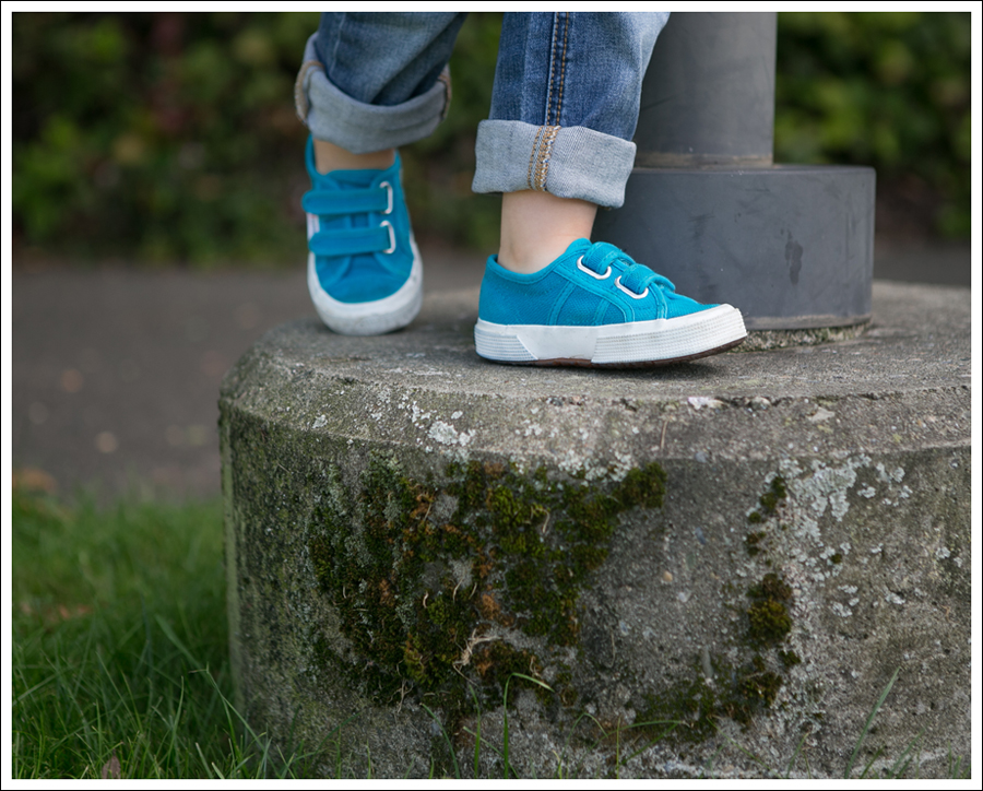Blog Gap Pink Tee Joes Jeans Distressed Skinny Boyfriend Turquoise Superga-11