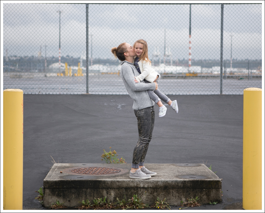 Blog Gray Zara Funnel Neck Sweater Coated J Brand Python Skinny Jeans Gray Suede Converse-8