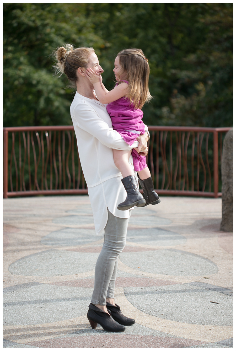 Blog HM Cream Tunic Goldsign Gray Mayhem Skinny Jeans Frye Lisa Short Stitch Booties-5