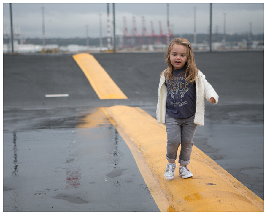 Blog Old Navy Cream Fuzzy Cardigan Old Navy ACDC Tee Joes Jeans Gray skinny Zulily Leopard Sparkle Shoes-2