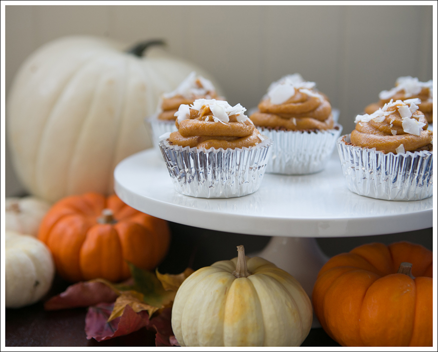 Blog Paleo Pumpkin Muffin Cupcakes with Paleo Pumpkin Frosting-2
