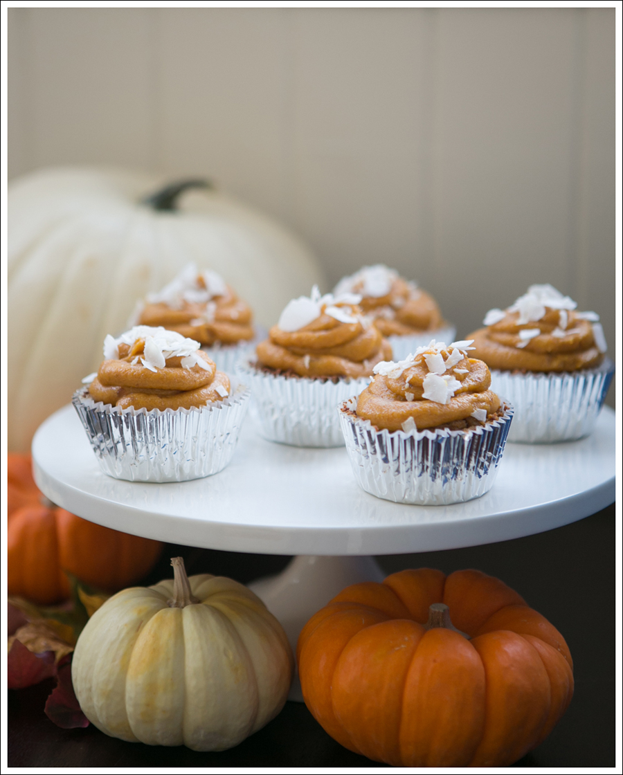 Blog Paleo Pumpkin Muffin Cupcakes with Paleo Pumpkin Frosting-3