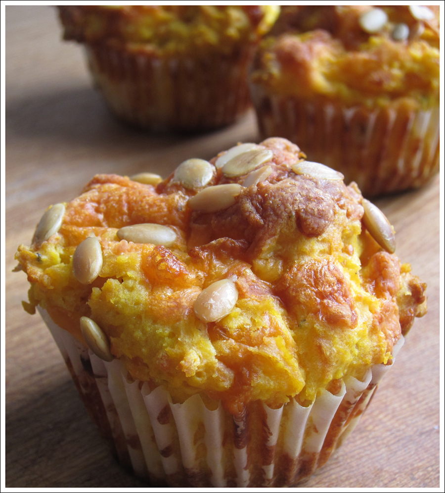 Blog savory pumpkin cheese muffins (2)
