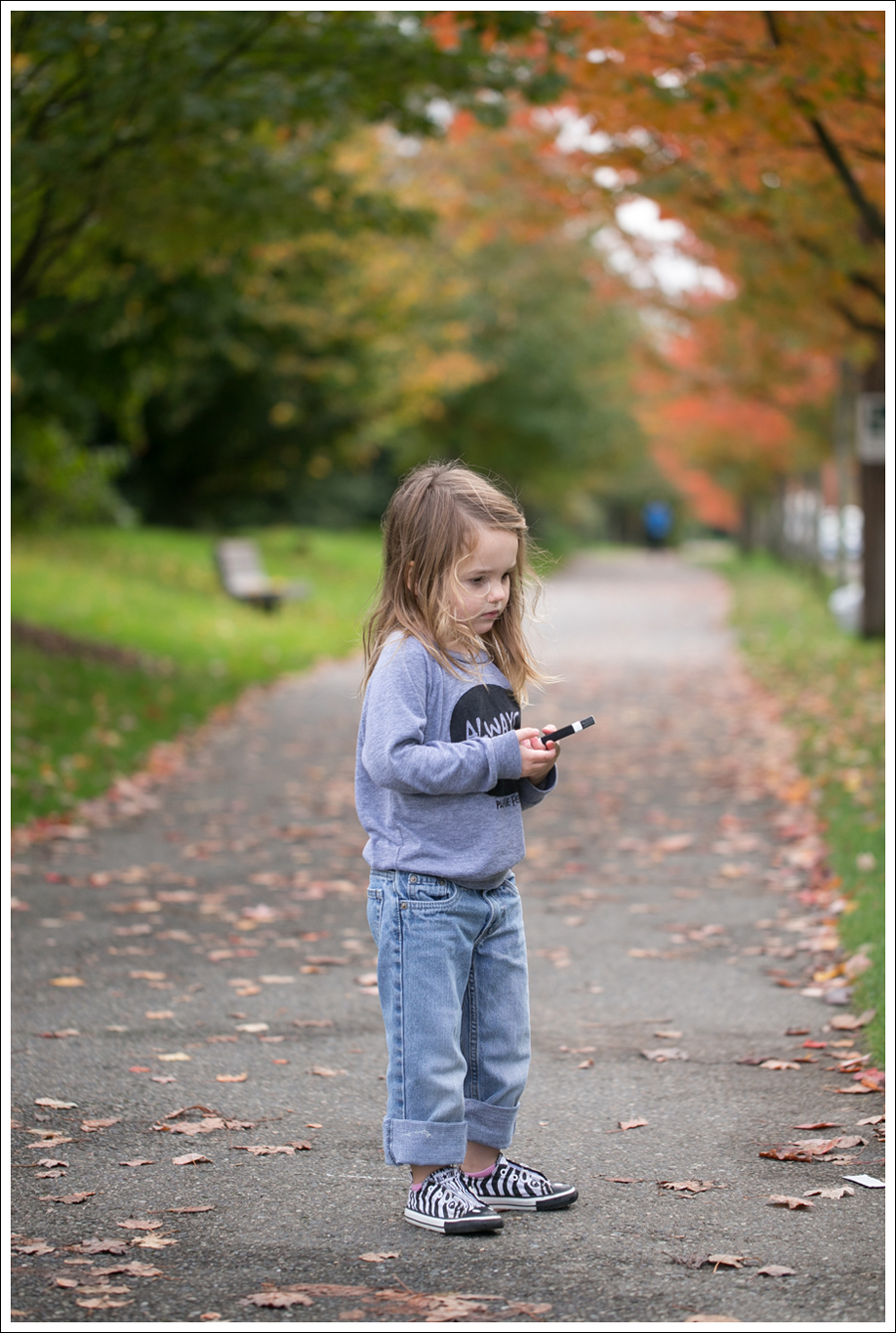 Blog Ahoy Amigo Always Hungry Pullover Levis Zebra Converse-1