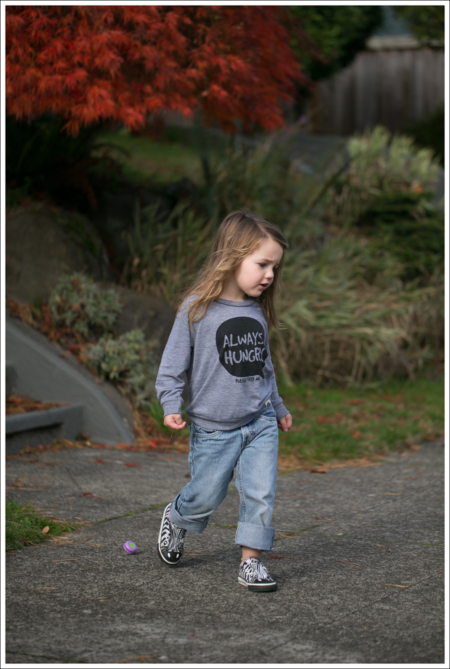 Blog Ahoy Amigo Always Hungry Pullover Levis Zebra Converse-3