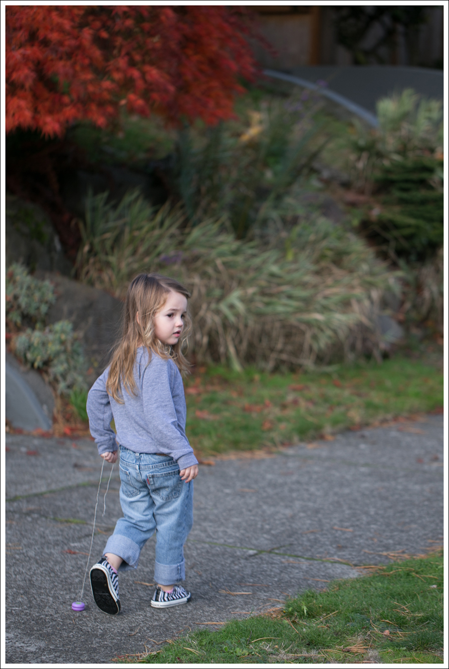 Blog Ahoy Amigo Always Hungry Pullover Levis Zebra Converse-6