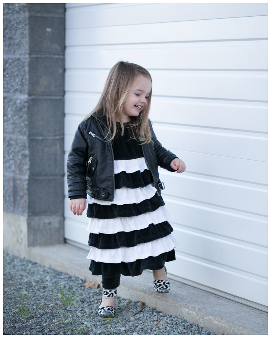 Blog Amy Coe Hanna Andersson BW Tiered Dress Zulily Faux Leather Leggings DIY Glitter Shoes-5