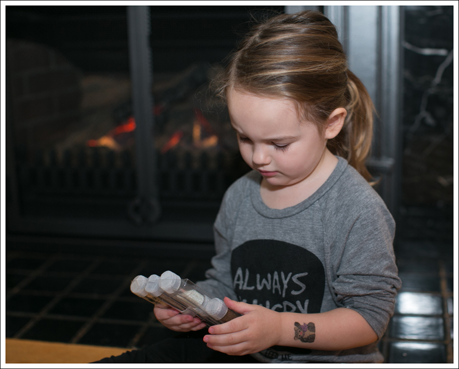 Blog DIY Toddler Glitter Thank You Card Art-5