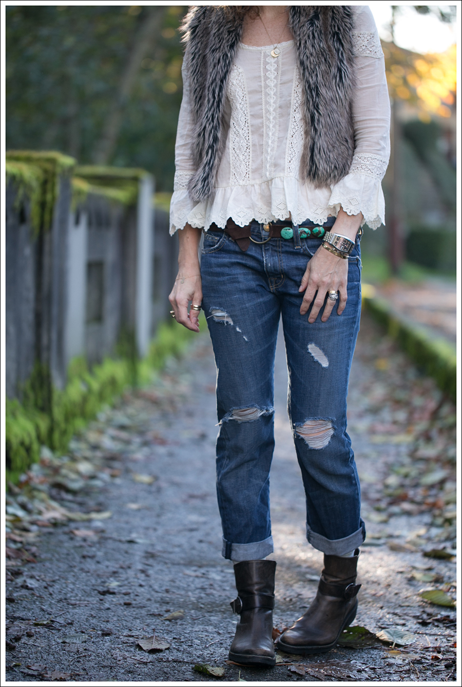 Blog Faux Fur Vest Free People Princess Gwendoline Top Streets Ahead Suede Turquoise Belt Current Elliott Destroyed Boyfriend Jeans Cafe Noire Booties-2