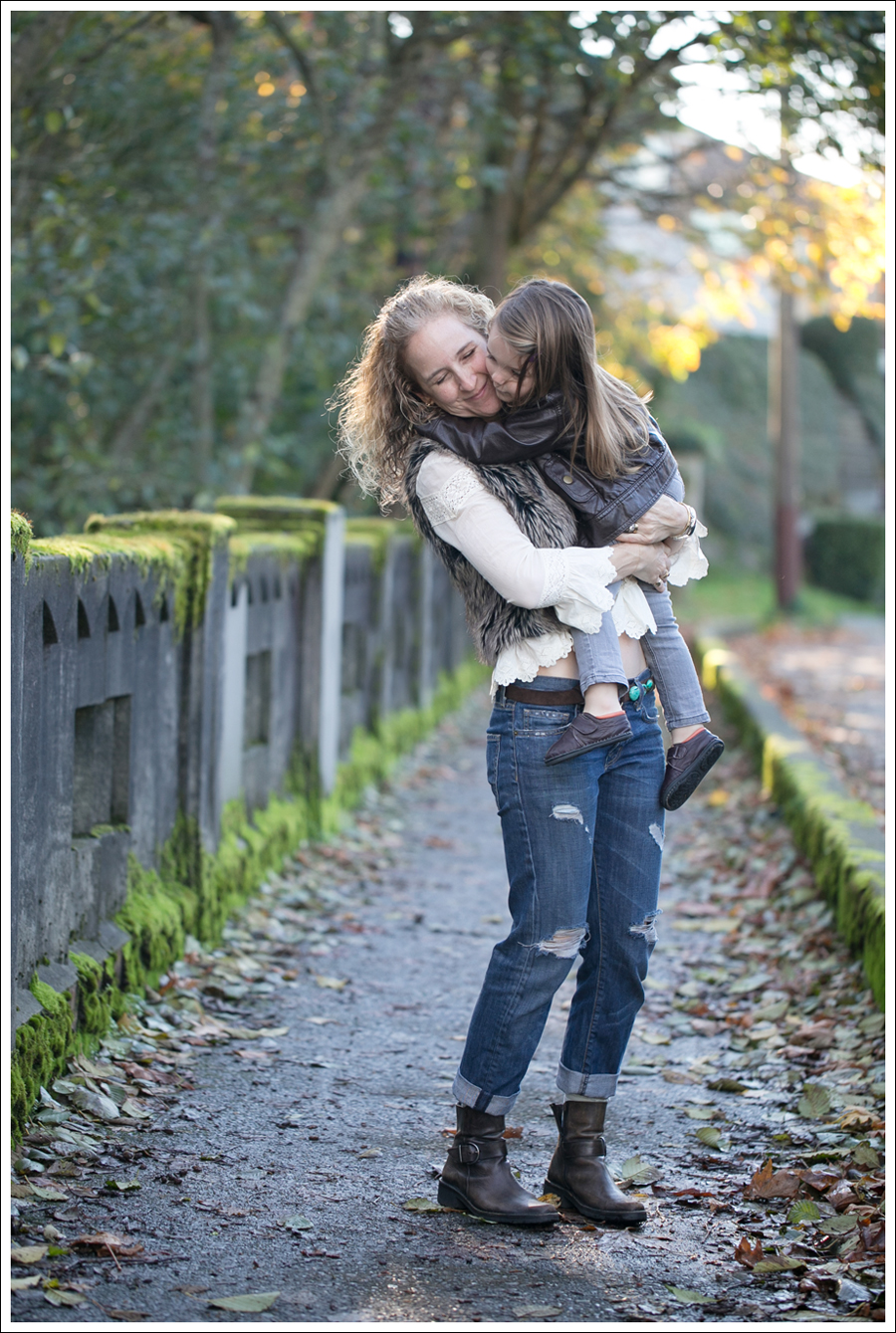 Blog Faux Fur Vest Free People Princess Gwendoline Top Streets Ahead Suede Turquoise Belt Current Elliott Destroyed Boyfriend Jeans Cafe Noire Booties-5